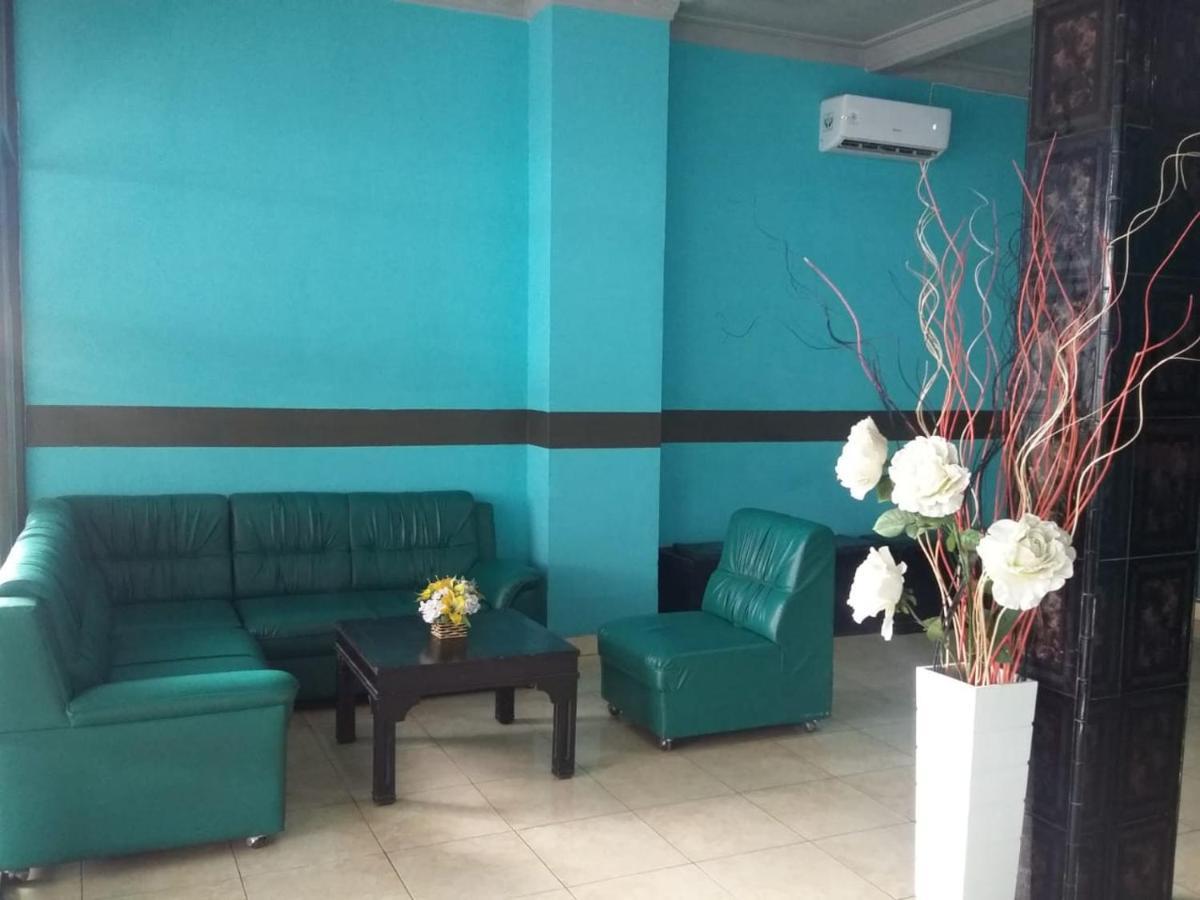 Reddoorz Near Yuki Simpang Raya Mall Medan 2 Exterior photo