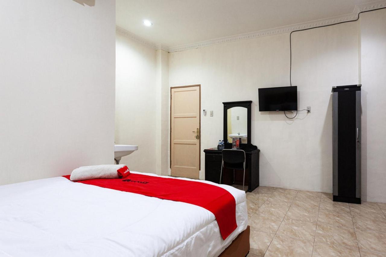 Reddoorz Near Yuki Simpang Raya Mall Medan 2 Exterior photo