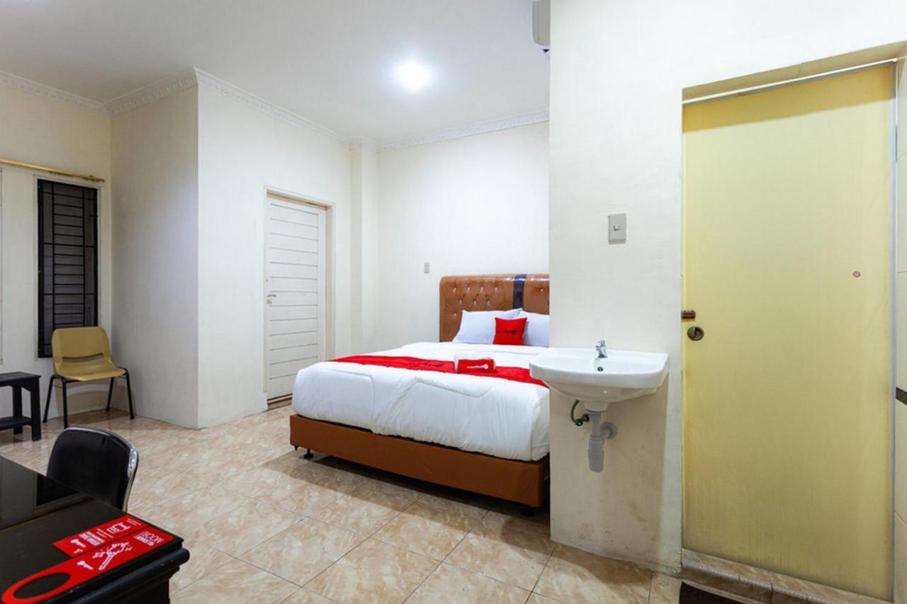 Reddoorz Near Yuki Simpang Raya Mall Medan 2 Exterior photo