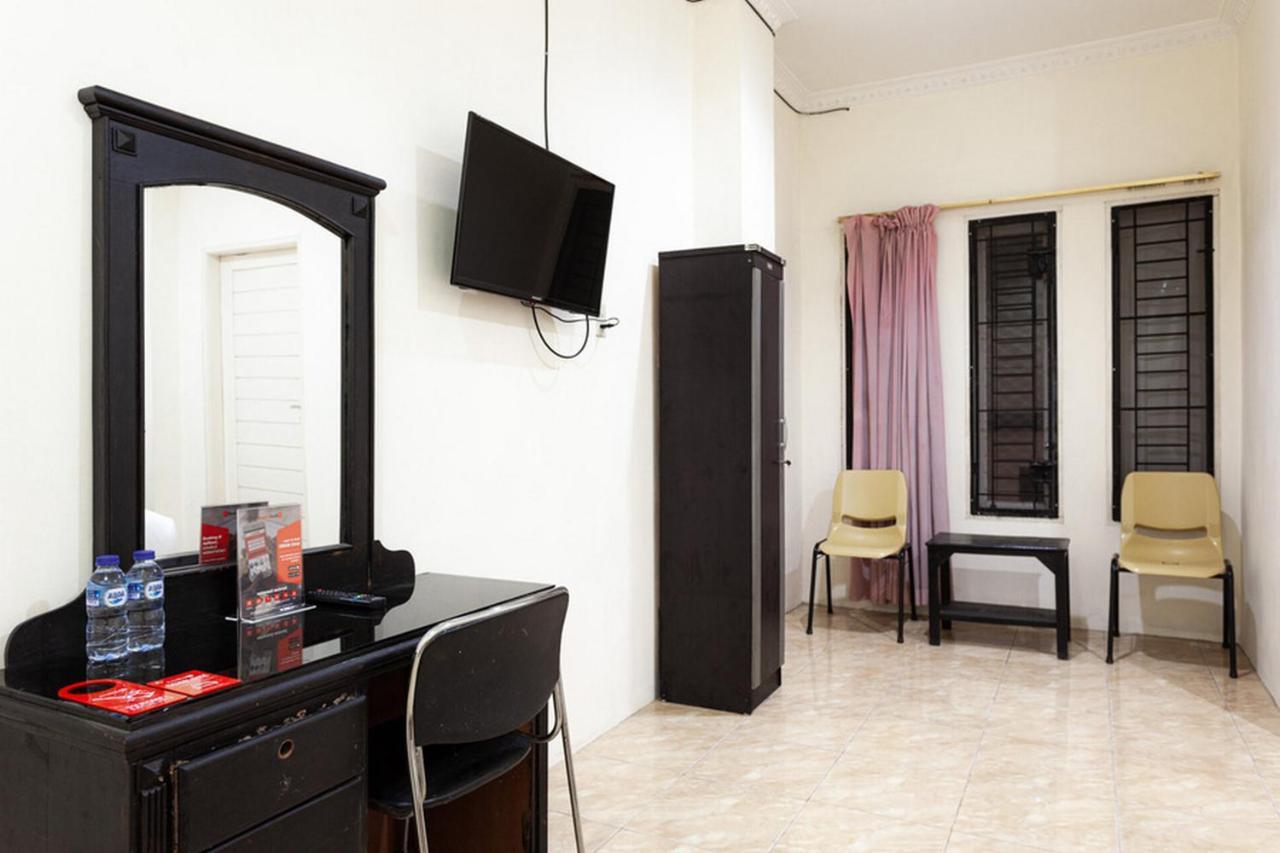 Reddoorz Near Yuki Simpang Raya Mall Medan 2 Exterior photo